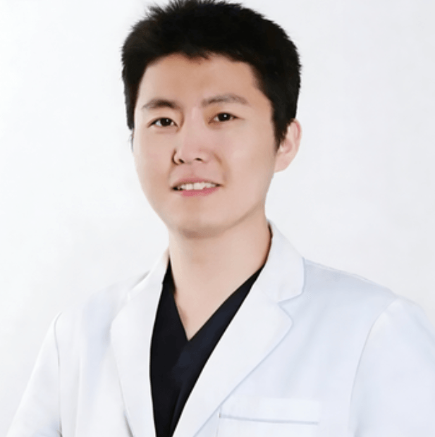 郑博晨 医生