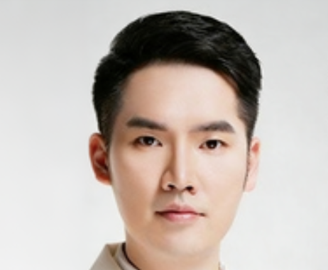 李成龙