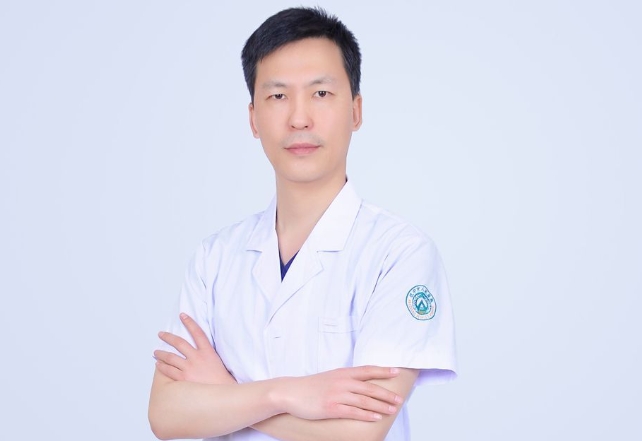 李强