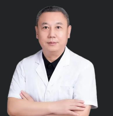 卜君璘 医生