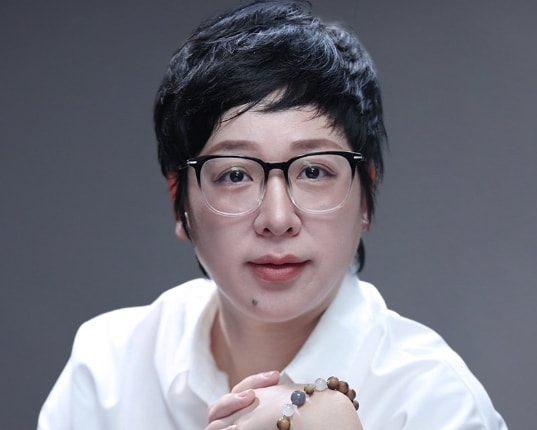 张佳佳