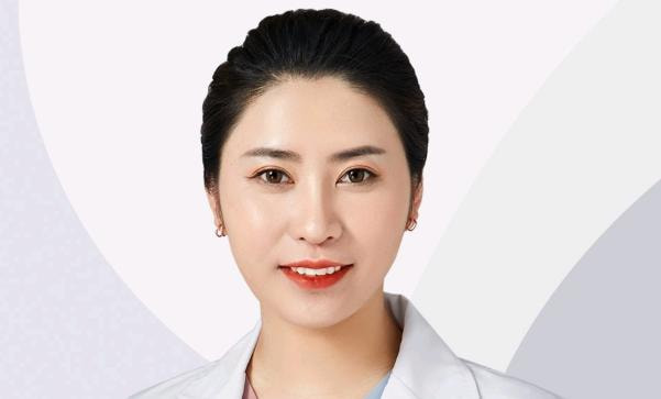 侯莉