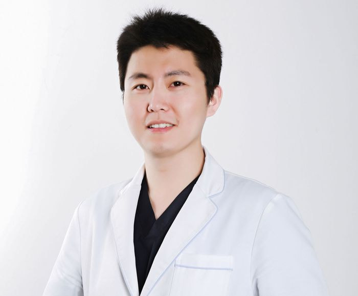 郑博晨 医生