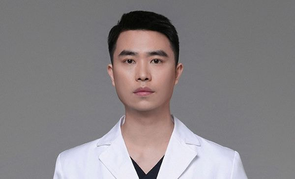 应成龙 医生