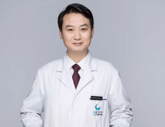 周洪星 医生