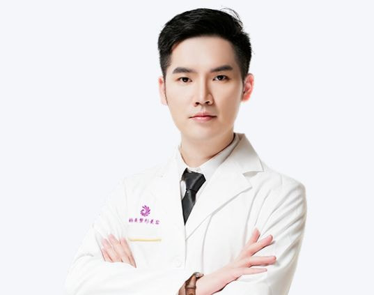 李成龙