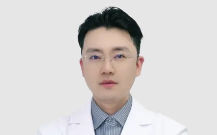 李功哲 医生