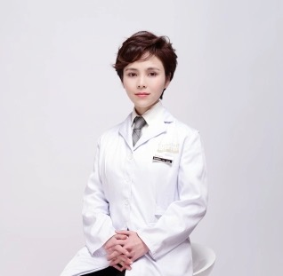 曹美 医生