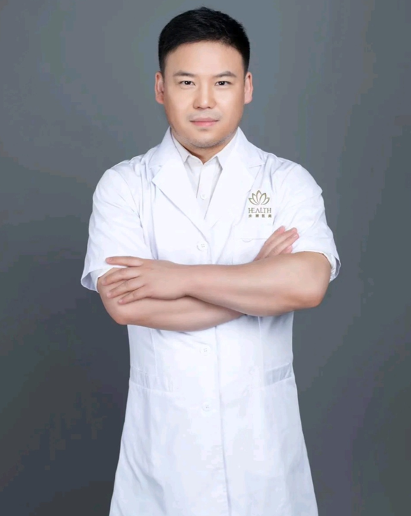 周佳 医生
