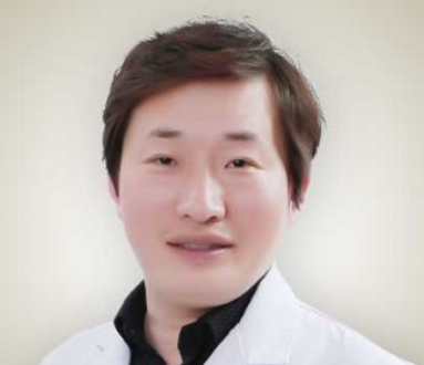 郝昭华