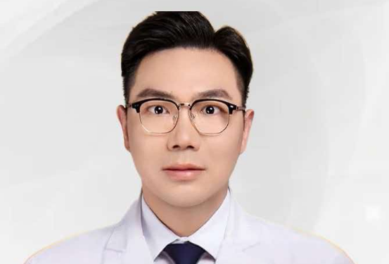 周杰 医生