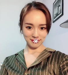 6万6让小晓在贵州利美康医院刘德东那儿做了下颌角切除手术。 图2