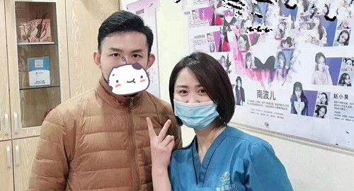 遇上了坑人的前额W型大面积秃顶,还好选择了毛囊移植才再变男神 图2